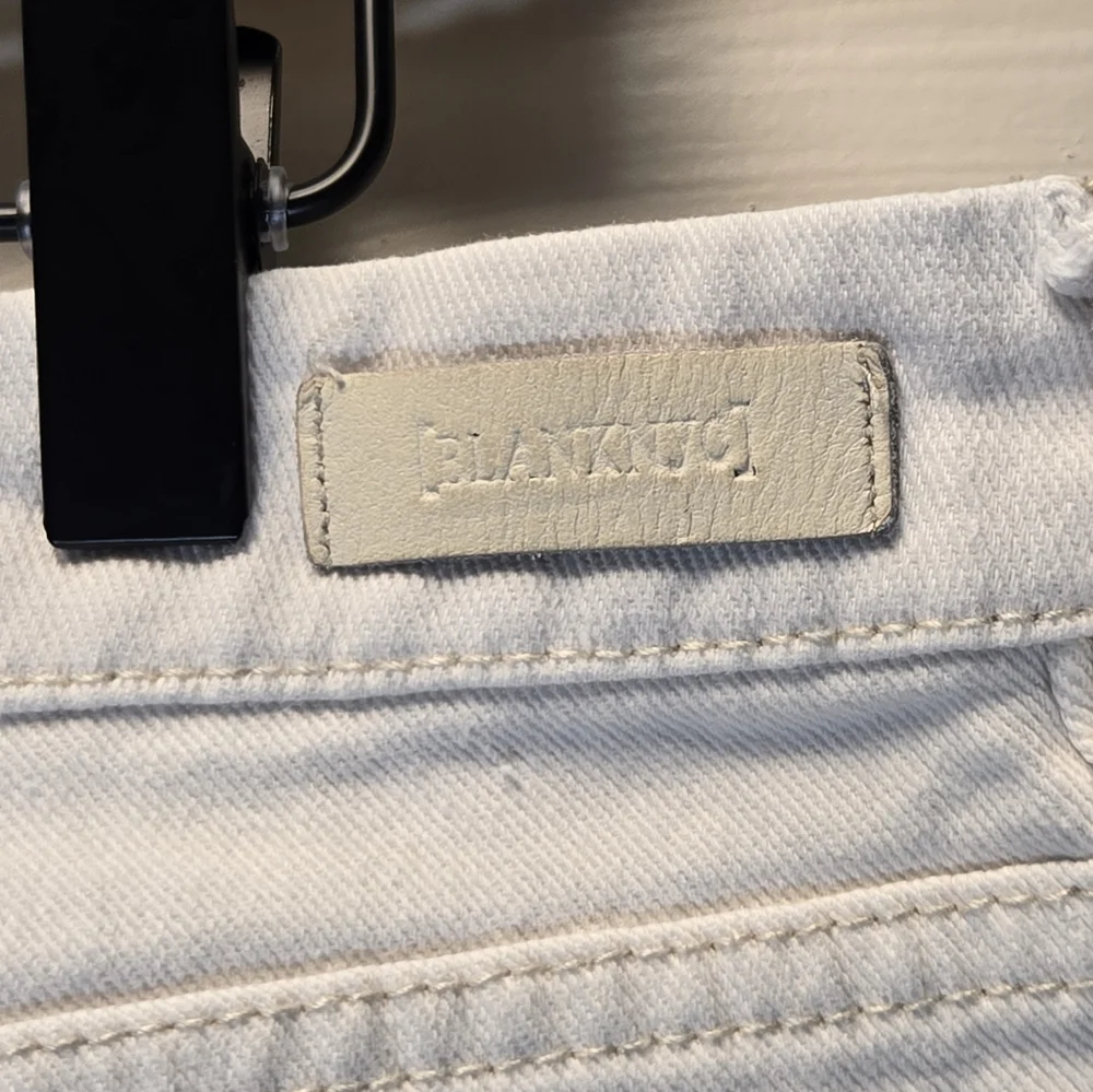 Blank NYC Distressed White Shorts size 29 - Picture 6 of 10